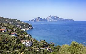 Hotel Vista Di Capri  4*